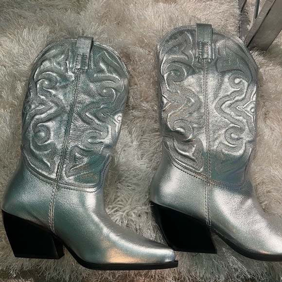 🔥 🔥 Steve Madden BOOTS ON THE GROUND 🪭🪭🪭 - Picture 1 of 13